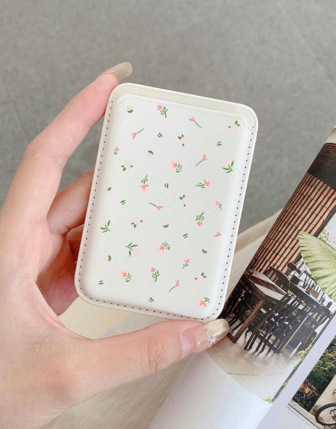 Ditsy Bloom 2-in-1 Magnetic Wallet Case