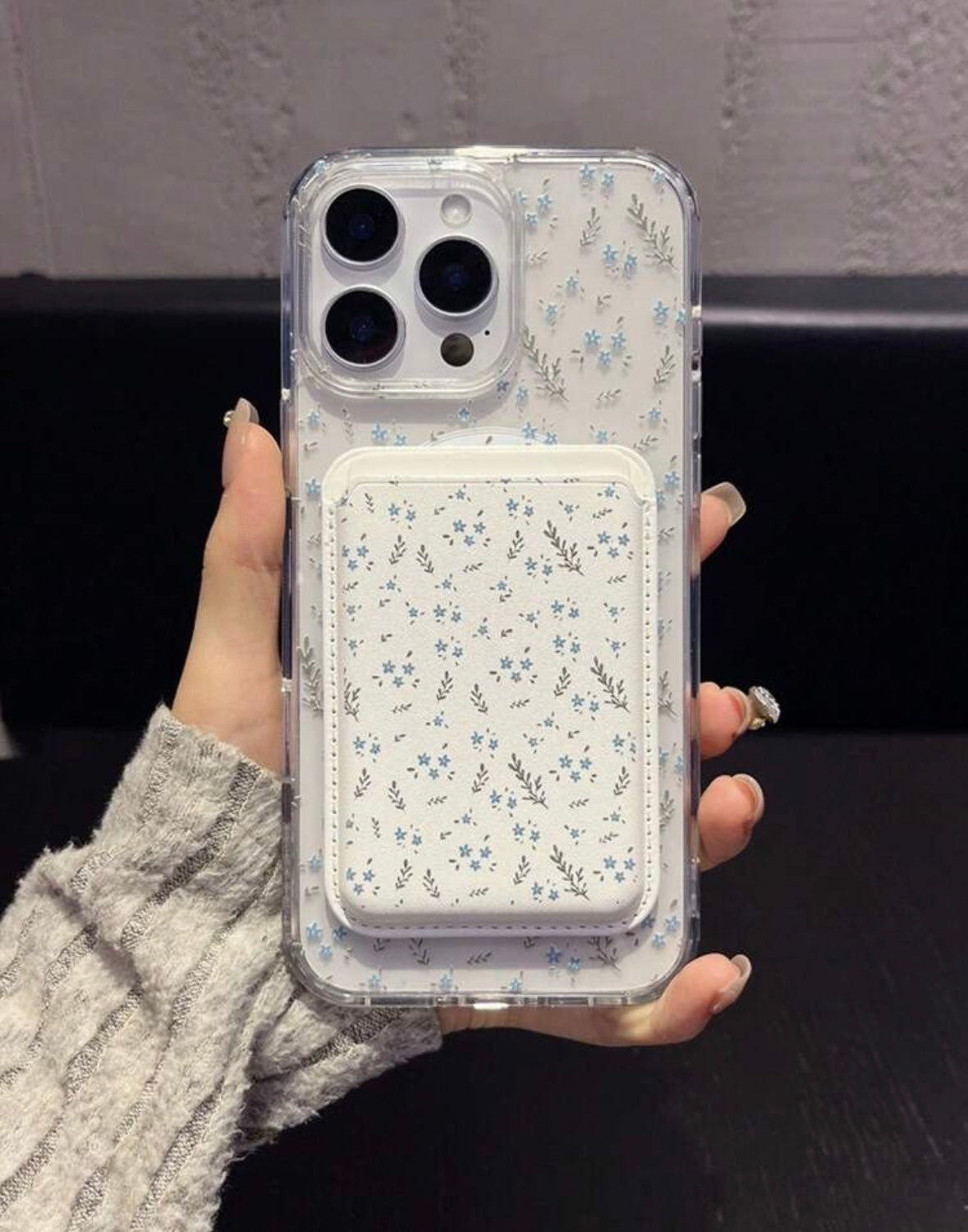 Blue Bloom 2-in-1 Magnetic Wallet Case