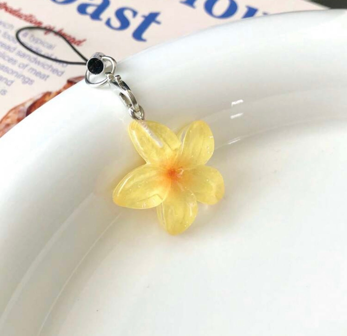 Daisy Floral Charm